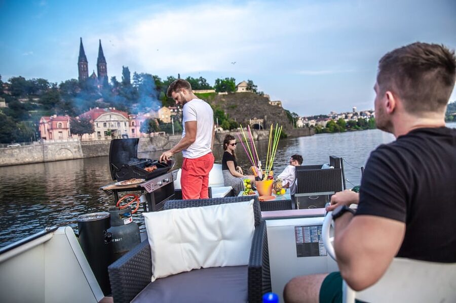 Prague: Private River Cruise with Unlimited Beer or Prosecco - Picking the city route or the green and chill option