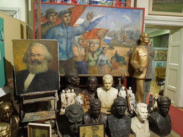 Prague Private Tour and Museum of Communism with transfer - Key points at a glance