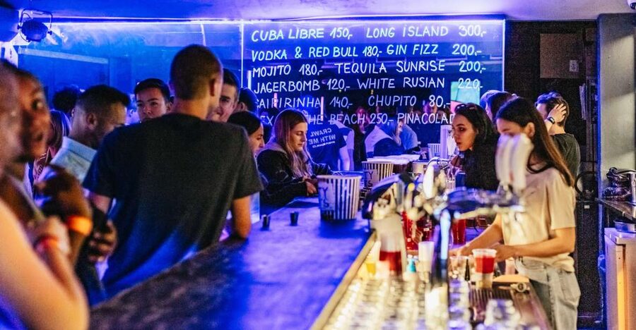 Prague: Pub Crawl with Unlimited Drinks & 5-floor Club Entry - What the $40 price really covers