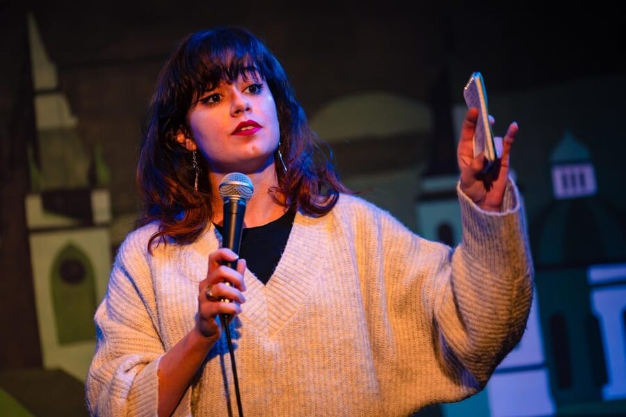 Prague: Saturday Stand-Up Comedy Night in English - A comedy night beside Charles Bridge