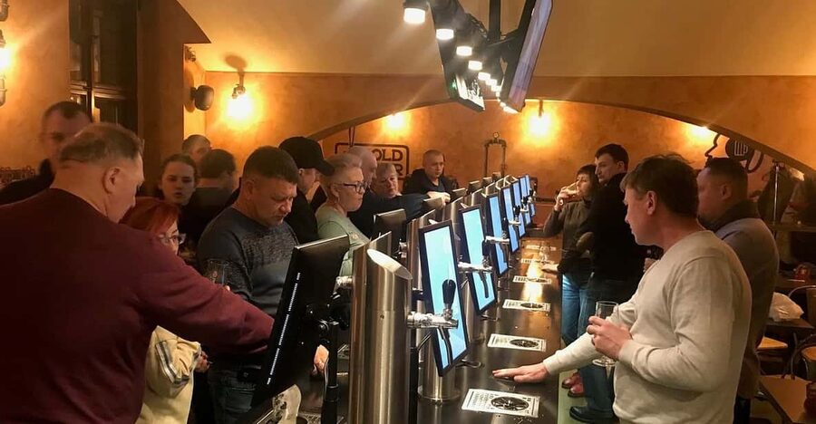Prague: Self-Pour Czech Beer-Tasting Experience - Learning the tap system before your first pour