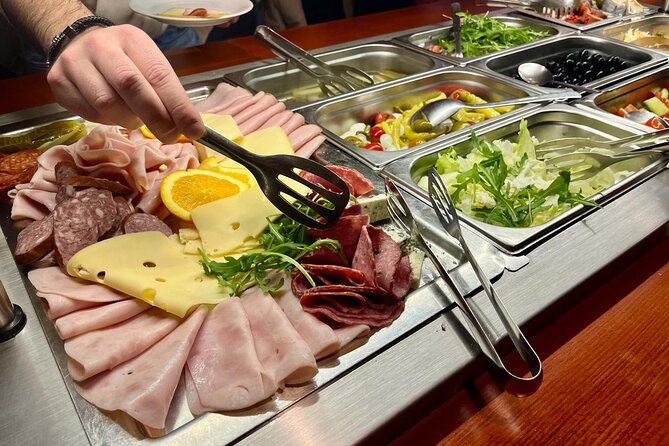 Prague: Sightseeing Boat Cruise with Buffet Dinner - Dinner aboard Classic River