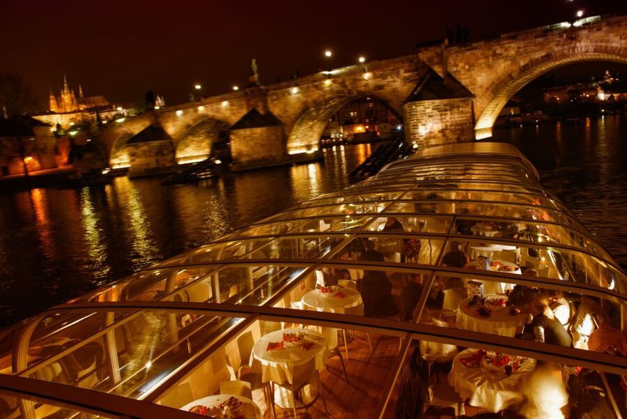 Prague: Sightseeing Dinner Cruise on Open-Top Glass Boat - Who will enjoy this cruise most?