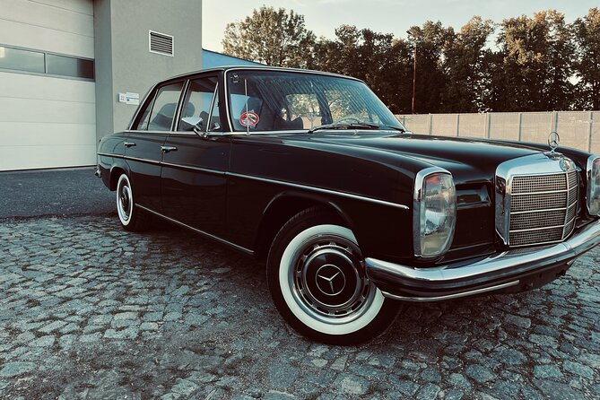 Prague Sightseeing Express Tour in Classic Car - What the guide adds to the ride