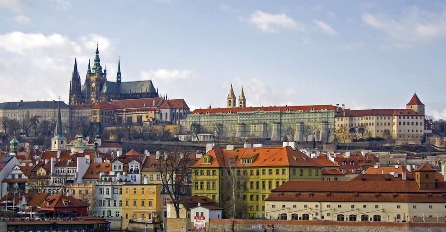 Prague Sightseeing Tour with Lunch - Starting At The Czech National Bank