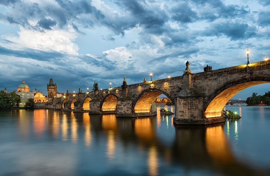 Prague Sightseeing Tour with Lunch - Loreta And The Strahov District