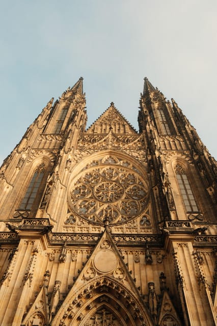Prague: Skip-the-line Castle Ticket and Optional AudioGuide - Old Royal Palace and the castle’s political past