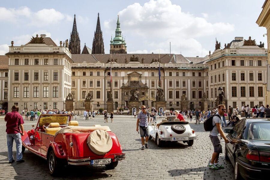 Prague: Skip-the-line Castle Ticket and Optional AudioGuide - A self-guided visit works best here