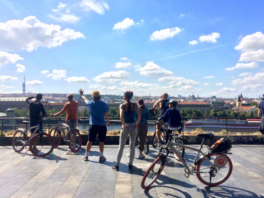 Prague: Stunning Viewpoints, Castle, City & Park E-Bike Tour - Comfort, safety, and who should book