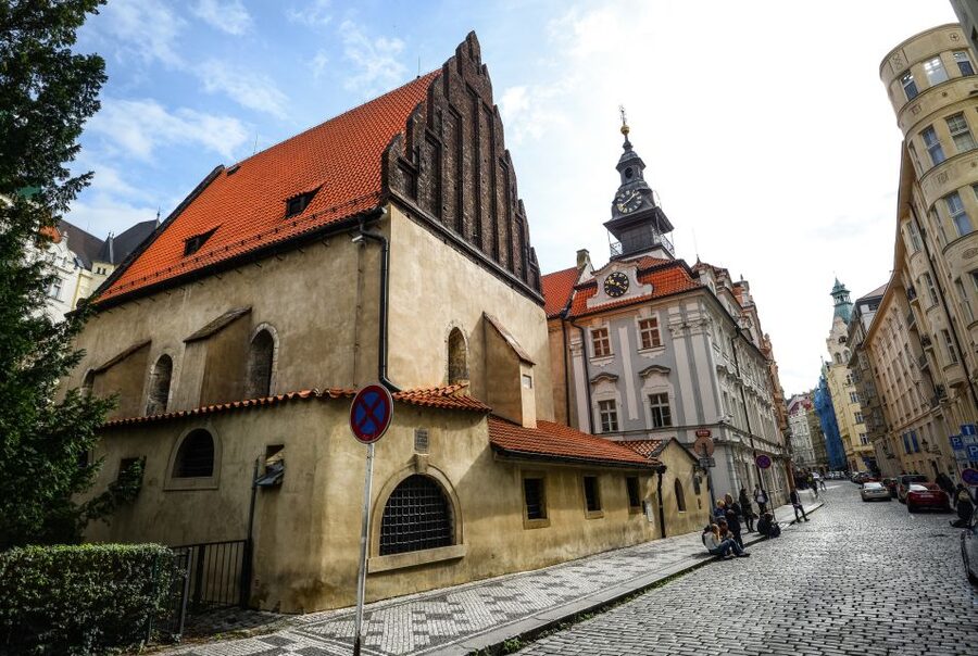 Prague: Synagogues and Jewish Quarter Private Walking Tour - Who should book this walking tour?