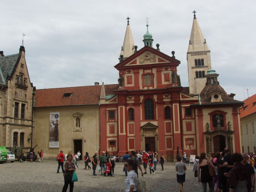 Prague: Tailored Sightseeing Tour in French - Key points at a glance