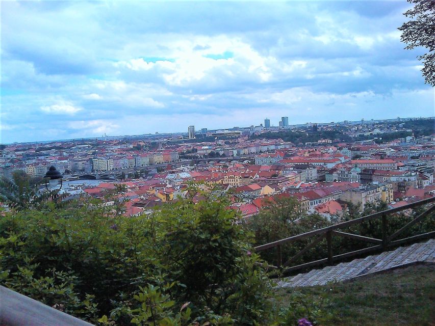 Prague: Tailored Sightseeing Tour in French - Why a private French tour can improve your first day