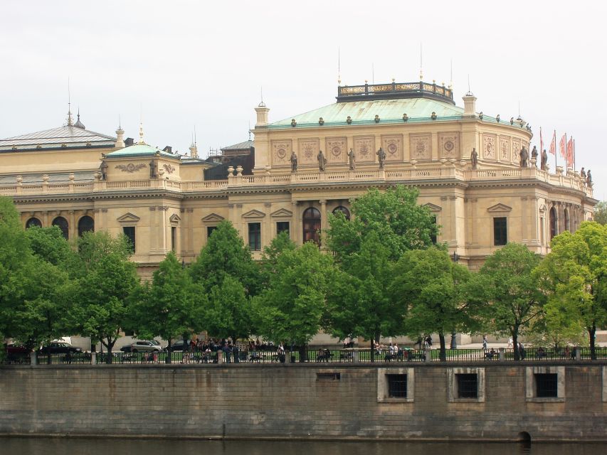 Prague: Tailored Sightseeing Tour in French - Practical advice before you reserve