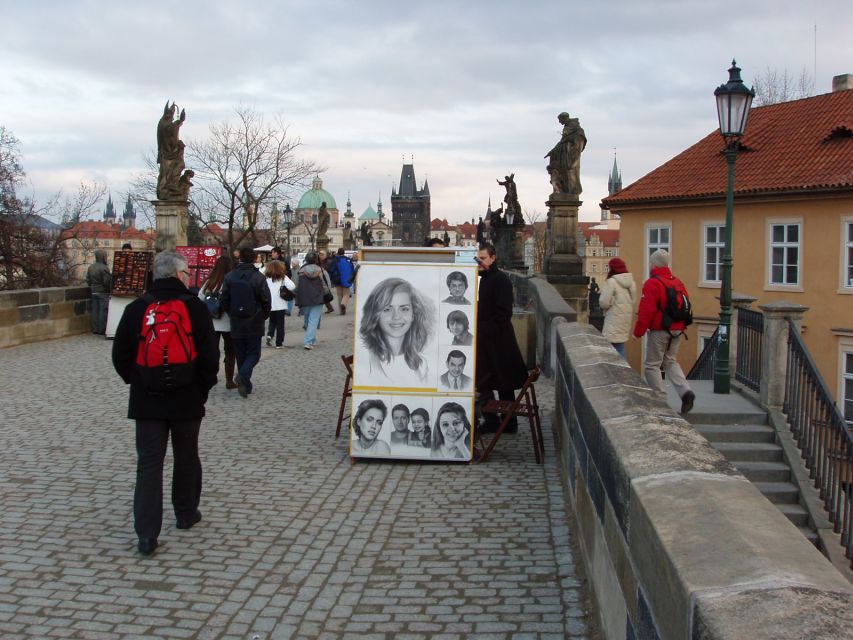 Prague: Tailored Sightseeing Tour in French - Who should book this Prague walk?