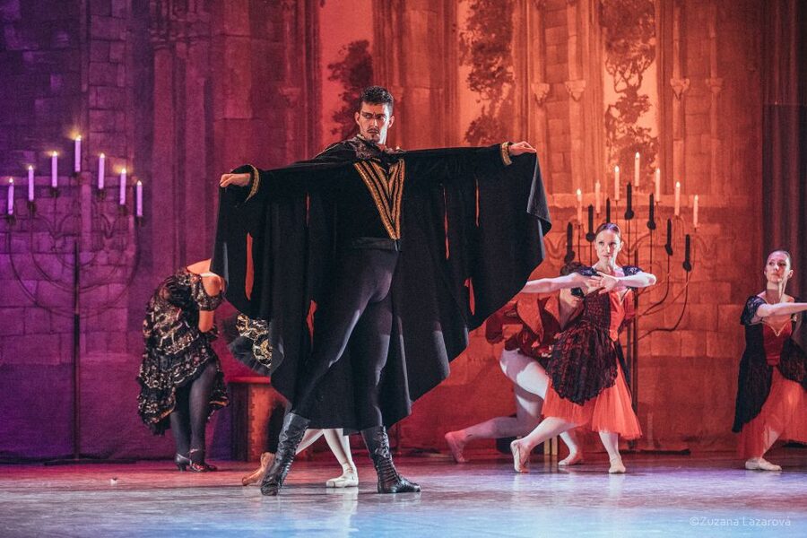 Prague: The Best of Swan Lake Ballet Tickets - A 105-minute evening with a useful break