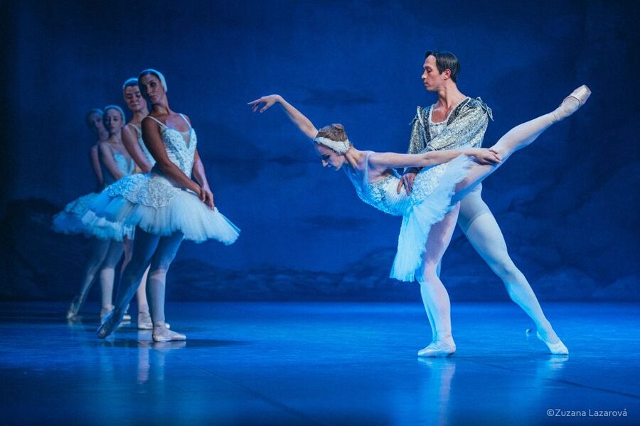 Prague: The Best of Swan Lake Ballet Tickets - The fairytale begins with Odette and Prince Siegfried