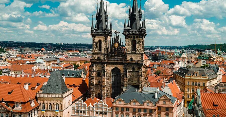 Prague: Top Sights and Historic Center Introduction Tour - Why the guides make the difference