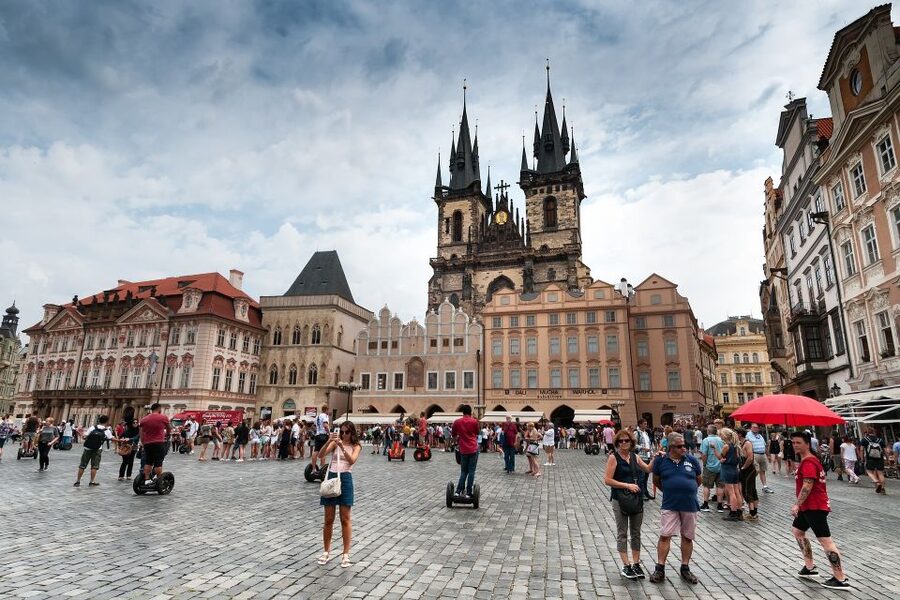 Prague Tour in Spanish - Why a street walk helps explain Prague