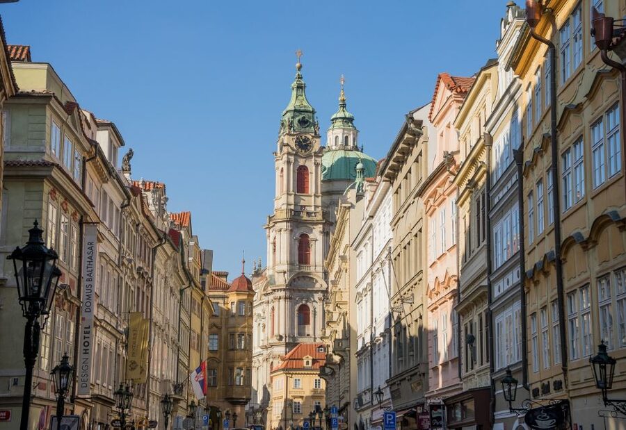 Prague Tour in Spanish - Legends, Czech culture, and Prague’s human side
