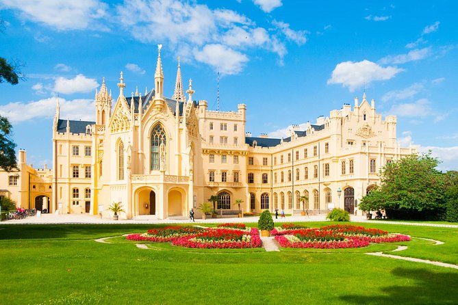 Prague-Vienna One-Way Sightseeing Day Tour - Who Will Enjoy This One-Way Sightseeing Day Tour?
