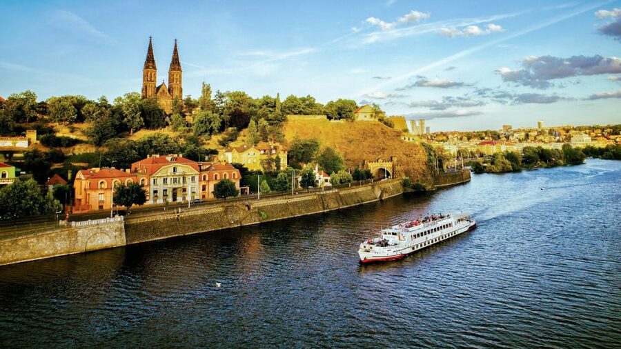 Prague: Vltava River Night Cruise with Buffet - Key points to know before booking