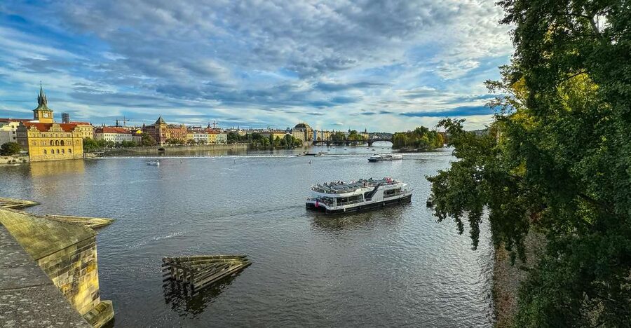 Prague: Vltava River Sightseeing Cruise - What this two-hour cruise actually feels like