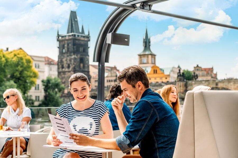 Prague: Vltava River Sightseeing Cruise - Choosing between the open deck and the covered cabin