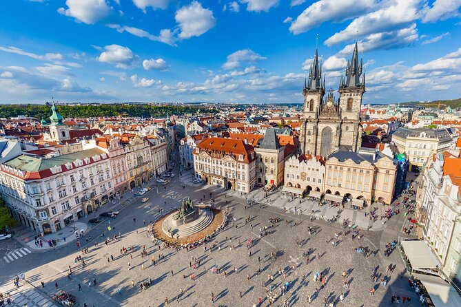 Prague Walking Tour 2,5h (Old Town, Jewish Quarter and Charles bridge) - Charles Bridge as the final payoff