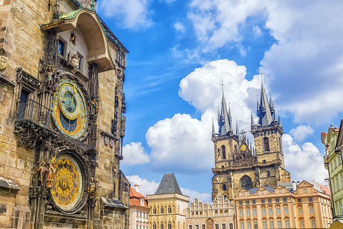 Prague Walking Tour 2,5h (Old Town, Jewish Quarter and Charles bridge) - Wenceslas Square and the Wenceslas Monument