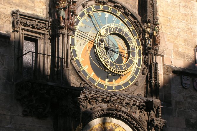 Prague Walking Tour in German: Old Town and Prague Castle - A German-speaking start in Prague’s Old Town