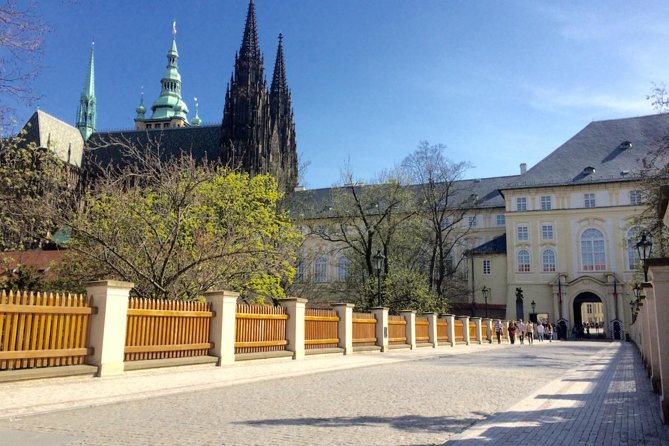Prague Walking Tour in German: Old Town and Prague Castle - Small details that improve the experience