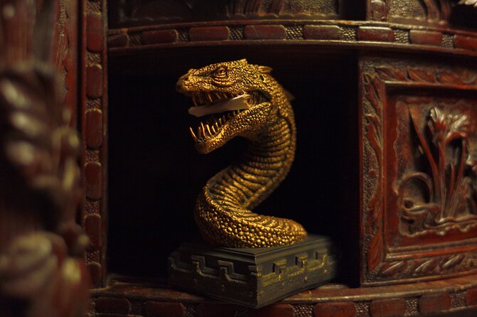 Prague Wizard Experience Magic School Escape Game - The staff and the role of hints