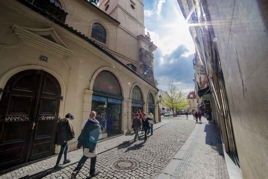 Prague: World War 2 and Operation Anthropoid Walking Tour - Charles Square and the route toward the final battle