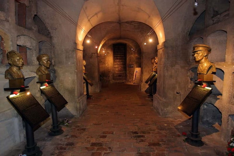 Prague: WWII Tour with Local Historian SMALL GROUP - Key points to know before you book