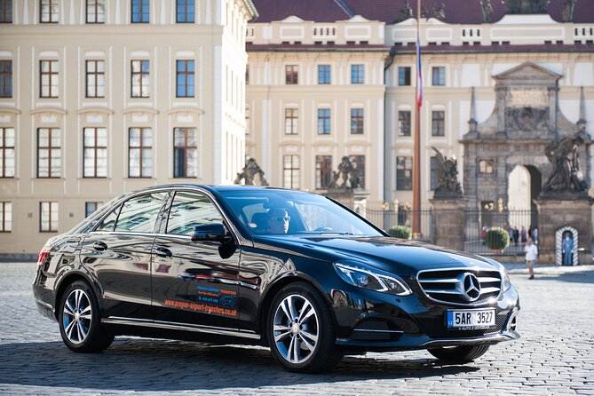 Private Arrival Transfer: Prague Airport - Drivers, vehicles, and comfort