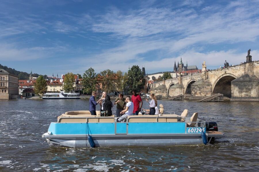 Private Boat Cruise With Unlimited Prosecco - Boarding a Private Boat for Up to 10