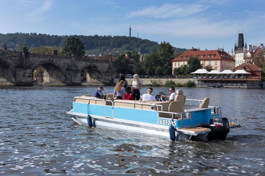 Private Boat Cruise With Unlimited Prosecco - Meeting Between the Houseboat and Botel