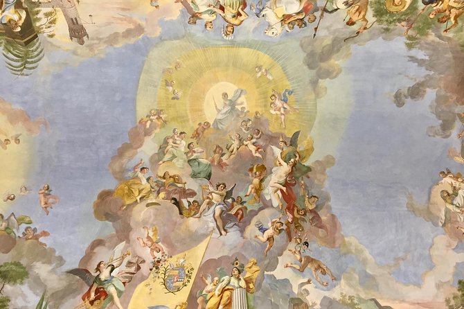 Private Custom Tour of Strahov Library and Prague - St. Vitus Cathedral in 15 minutes