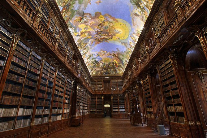 Private Custom Tour of Strahov Library and Prague - Prague Castle: a flexible hour above the city