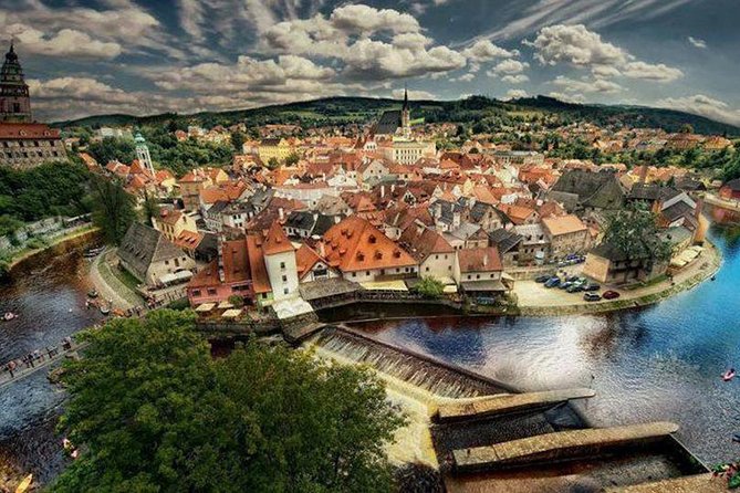 Private Day Trip from Prague to Cesky Krumlov - Four hours in a town built for wandering