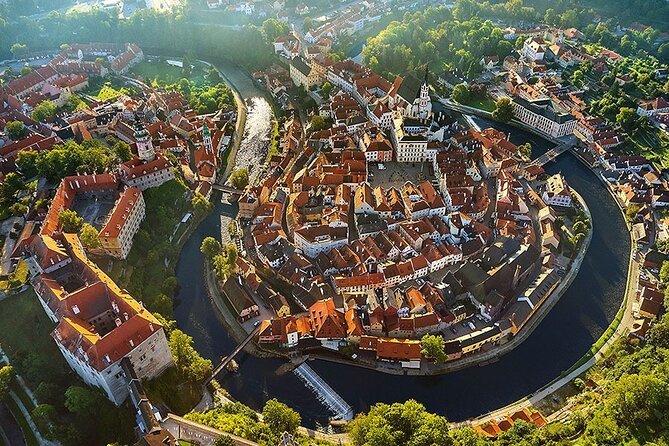 Private Day Trip from Prague to Cesky Krumlov - Arriving at Český Krumlov after the morning stop