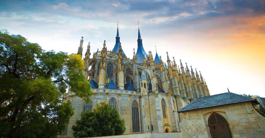 Private Guided Tour from Prague to UNESCO Kutna Hora - A private ride changes the rhythm of the day