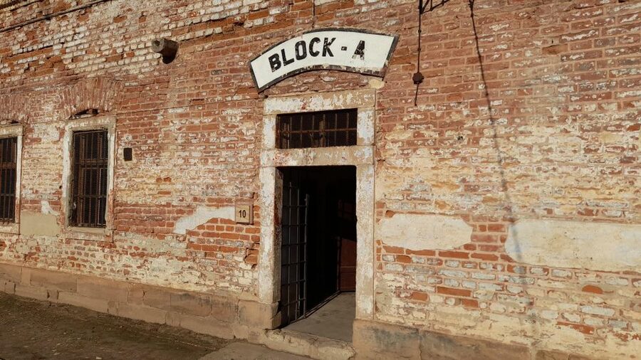 Private Half-Day Tour To Terezin Concentration Camp - The guide can shape the experience