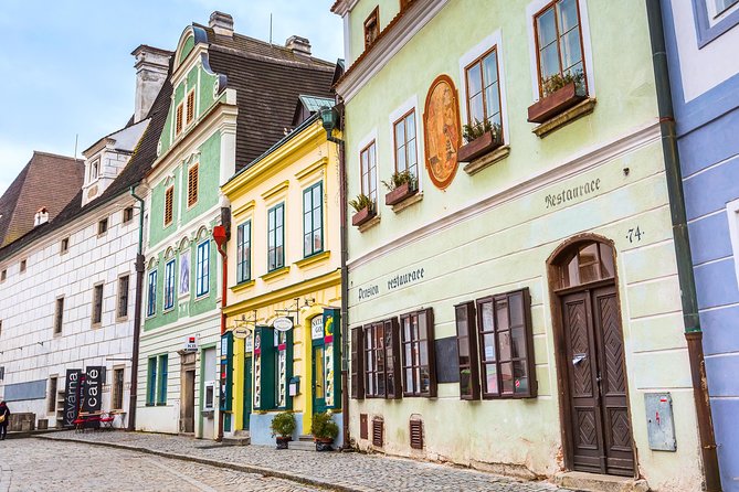 Private Luxury Transfer to Cesky Krumlov from Prague - Who gets the best value from this transfer