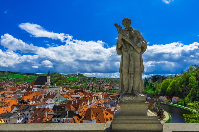 Private Luxury Transfer to Cesky Krumlov from Prague - Booking details, timing, and cancellation