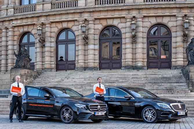 Private Luxury Transfer to Cesky Krumlov from Prague - Leaving Prague in a limousine or minivan