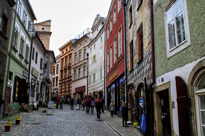 Private one way transfer from Cesky Krumlov to Vienna - Booking Details That Matter