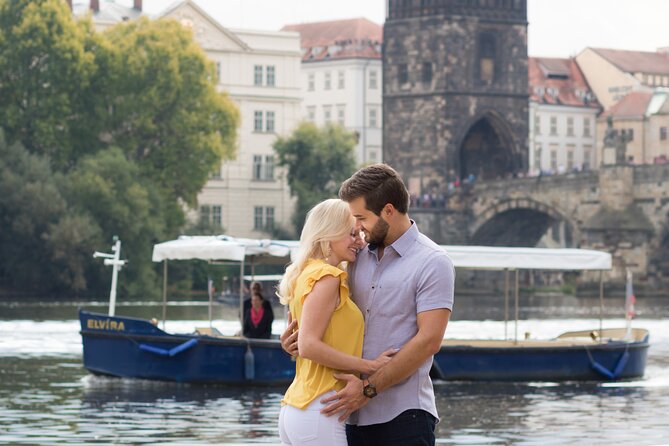 Private Photoshoot Tour in Prague - Julia’s approach to posing and people