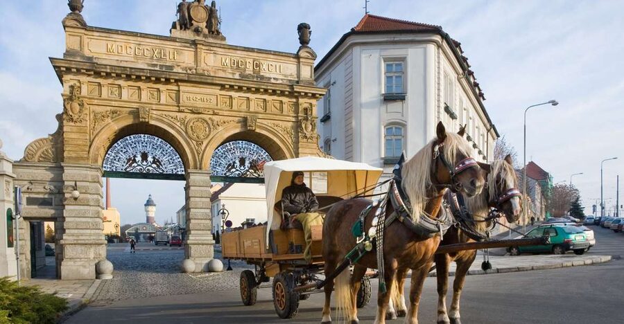 Private Pilsen & Pilsner Urquell Brewery Tour Prague - The one-hour drive from Prague