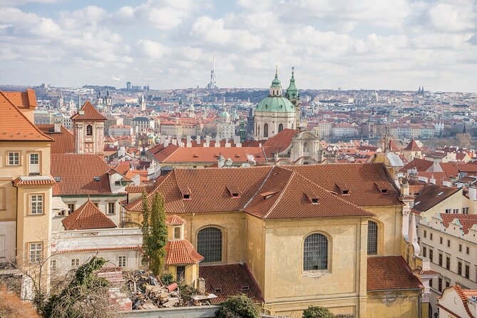 Private Prague City Highlights Tour with a Stop at a Czech Cafe - Reaching Prague Castle by tram or on foot